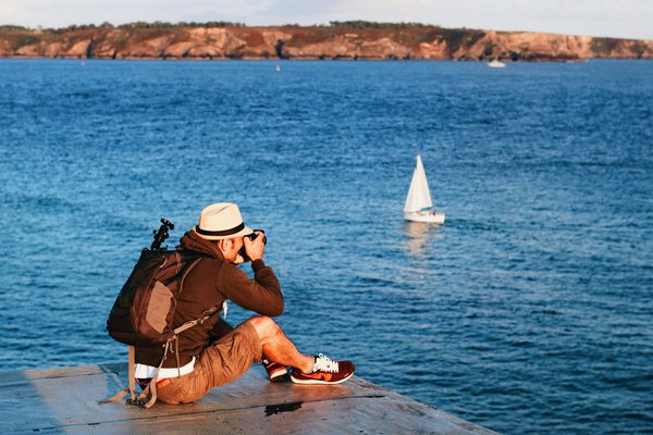 Où trouver une maison de vacances en Bretagne avec des ateliers de cuisine et des balades en bord de mer?